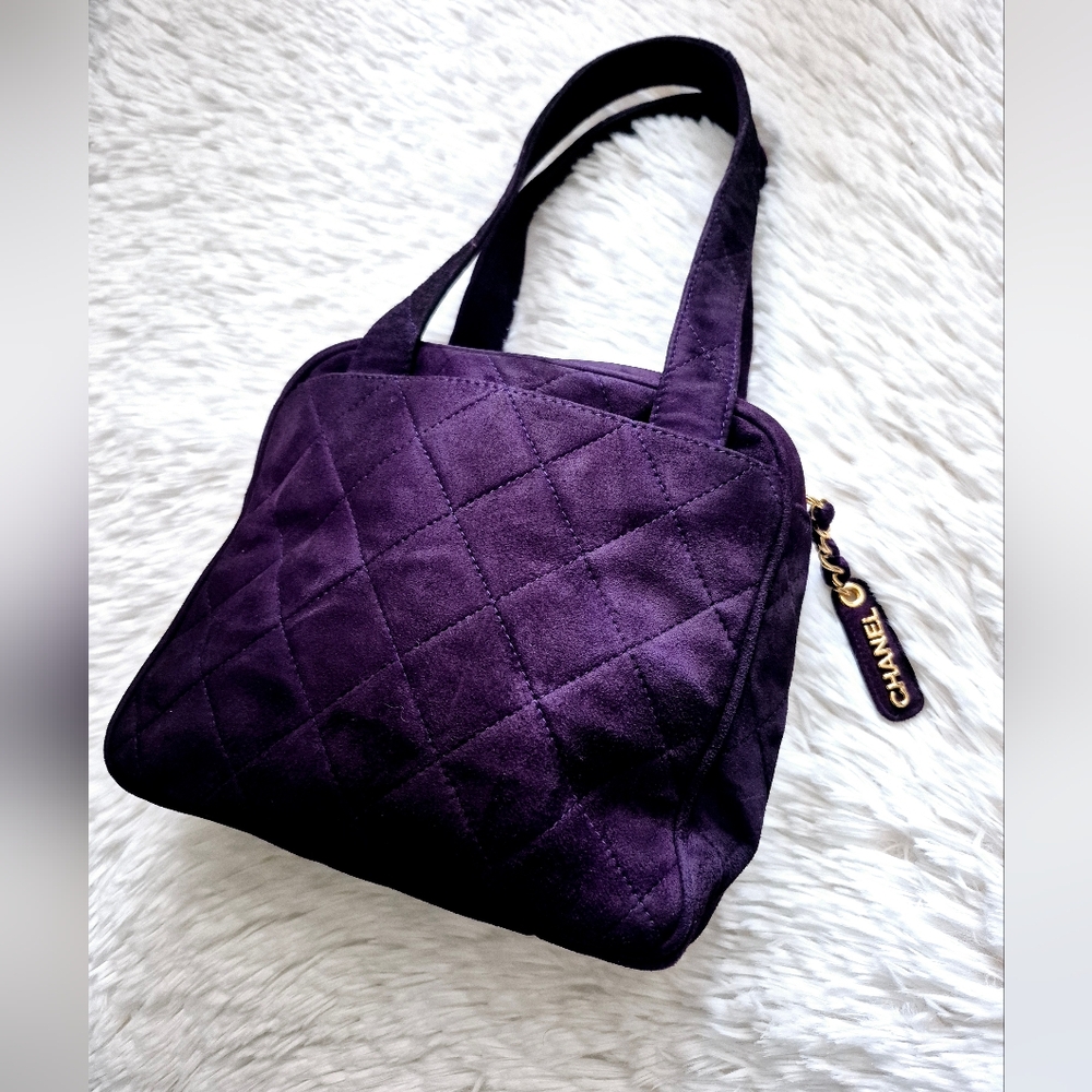 Vintage CHANEL Matelasse Velvet Purple Handbag - Picture 6 of 11